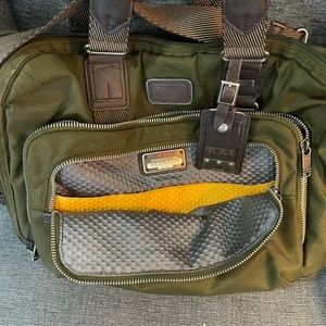 Tumi Work Bag! like new. if you’re going Tumi bag, this would be the one!